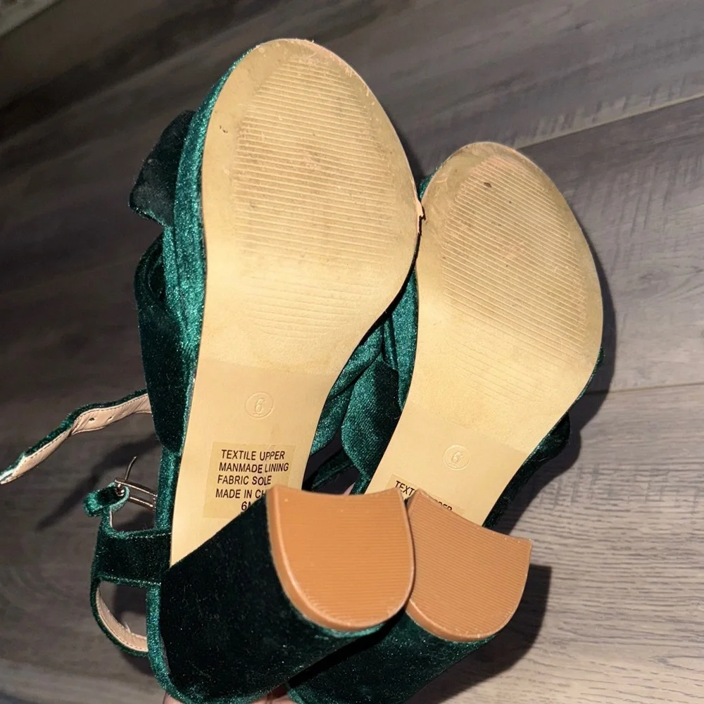 LOFT Emerald Green Velvet Platform Heels with Bow